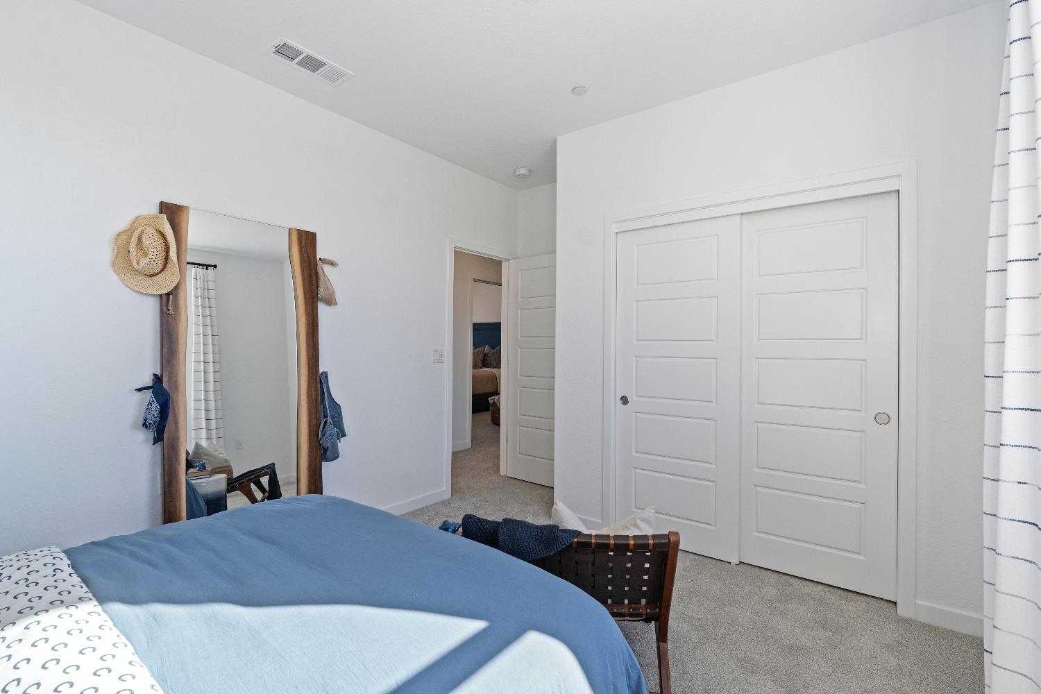1059 Springtime Avenue Clovis, CA 93619 - Photo 8 of 32