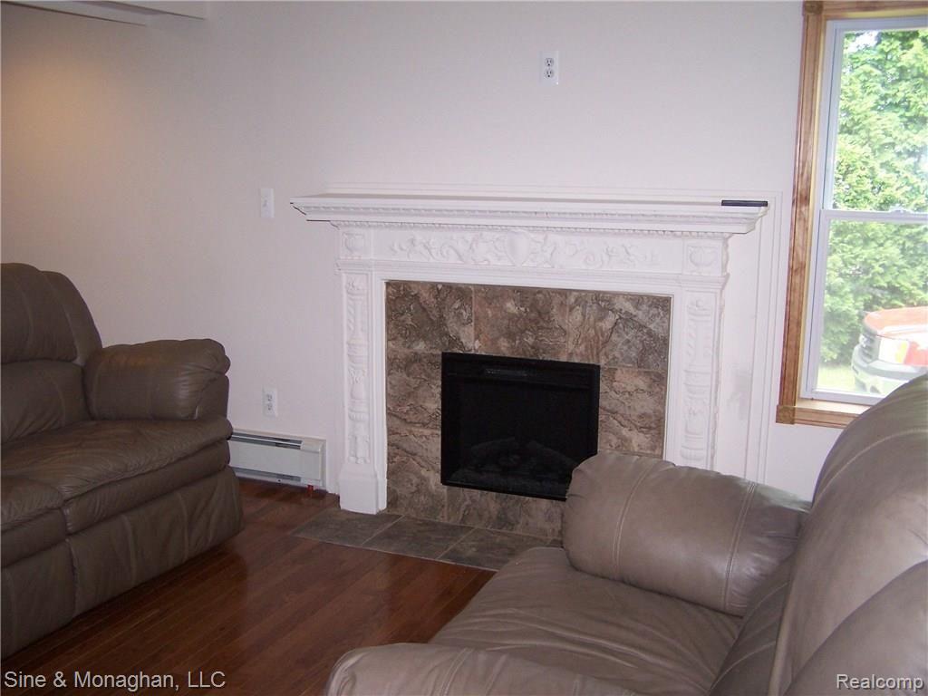 1812 North River Road St. Clair, MI 48079 - Photo 2 of 16 2 - living room.JPG
