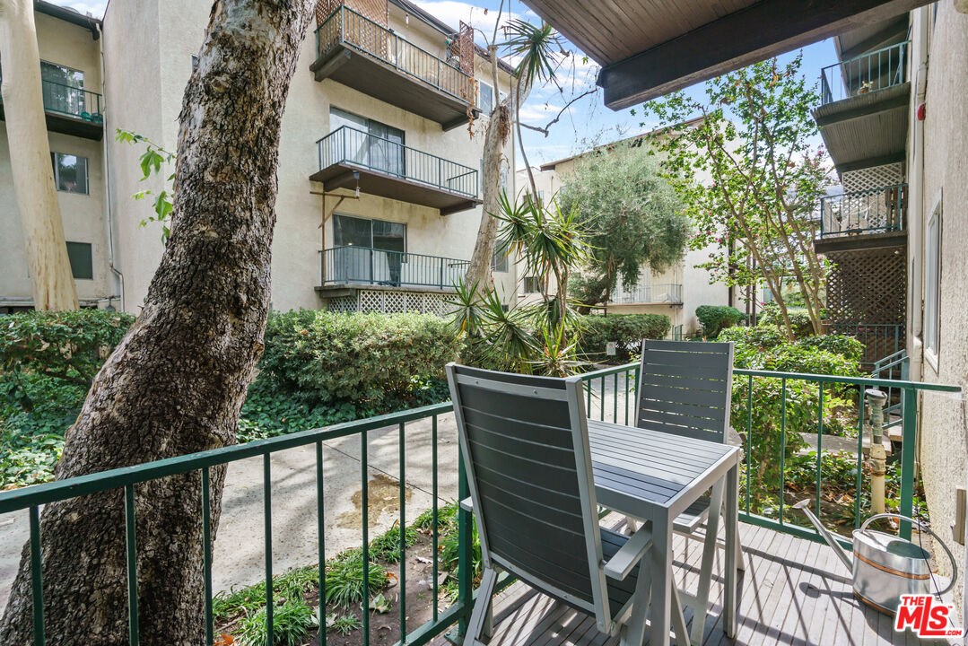 5460 White Oak Avenue, Unit A122 Encino, CA 91316 - Photo 14 of 19