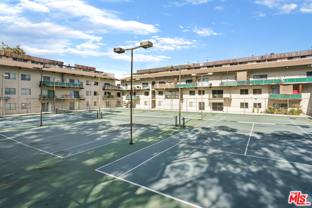 5460 White Oak Avenue, Unit A122 Encino, CA 91316 - Photo 15 of 19