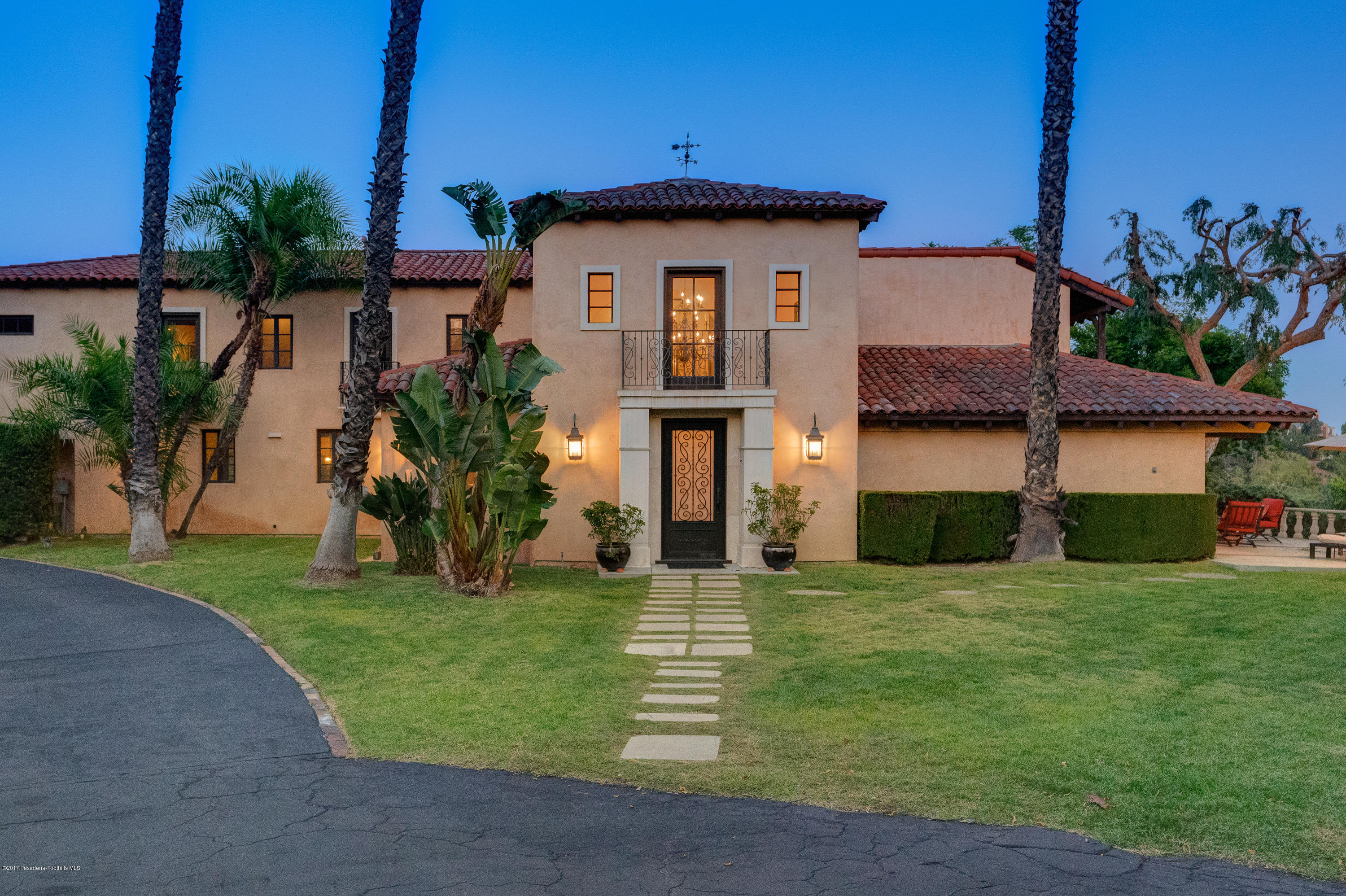 320 Patrician Way Pasadena, CA 91105 - Photo 58 of 69 a front view of house with yard