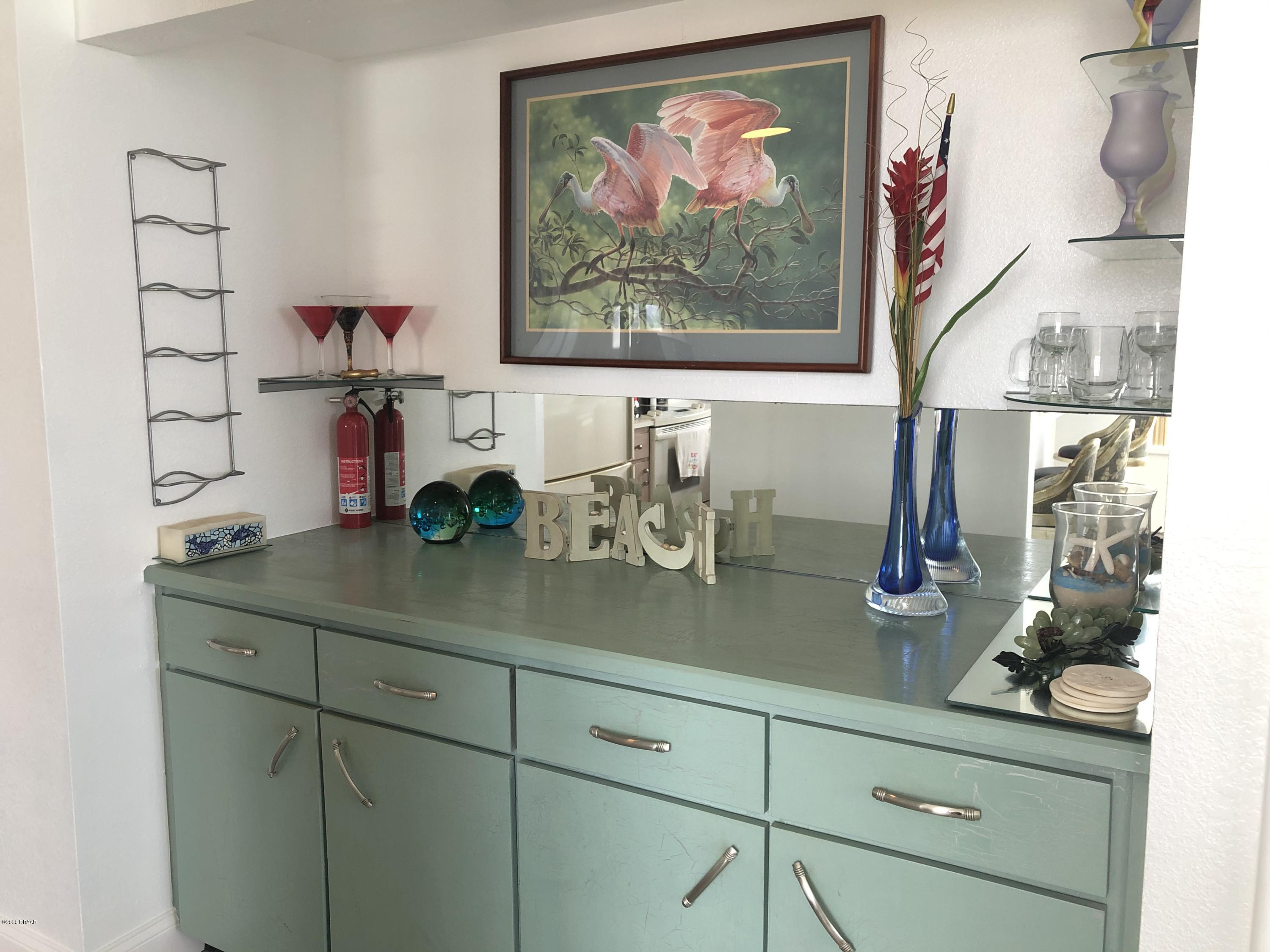 1575 Ocean Shore Boulevard, Unit 402 Ormond Beach, FL 32176 - Photo 8 of 21 Bar area