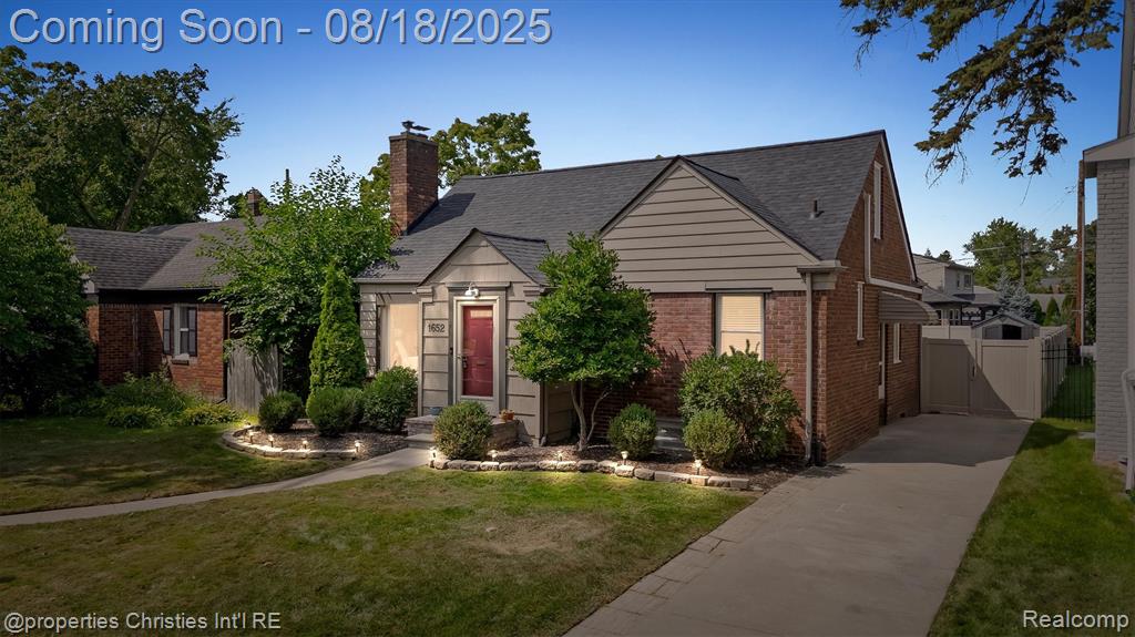1652 Taunton Road Birmingham, MI 48009 - Photo 2 of 33 Gallery Image 2