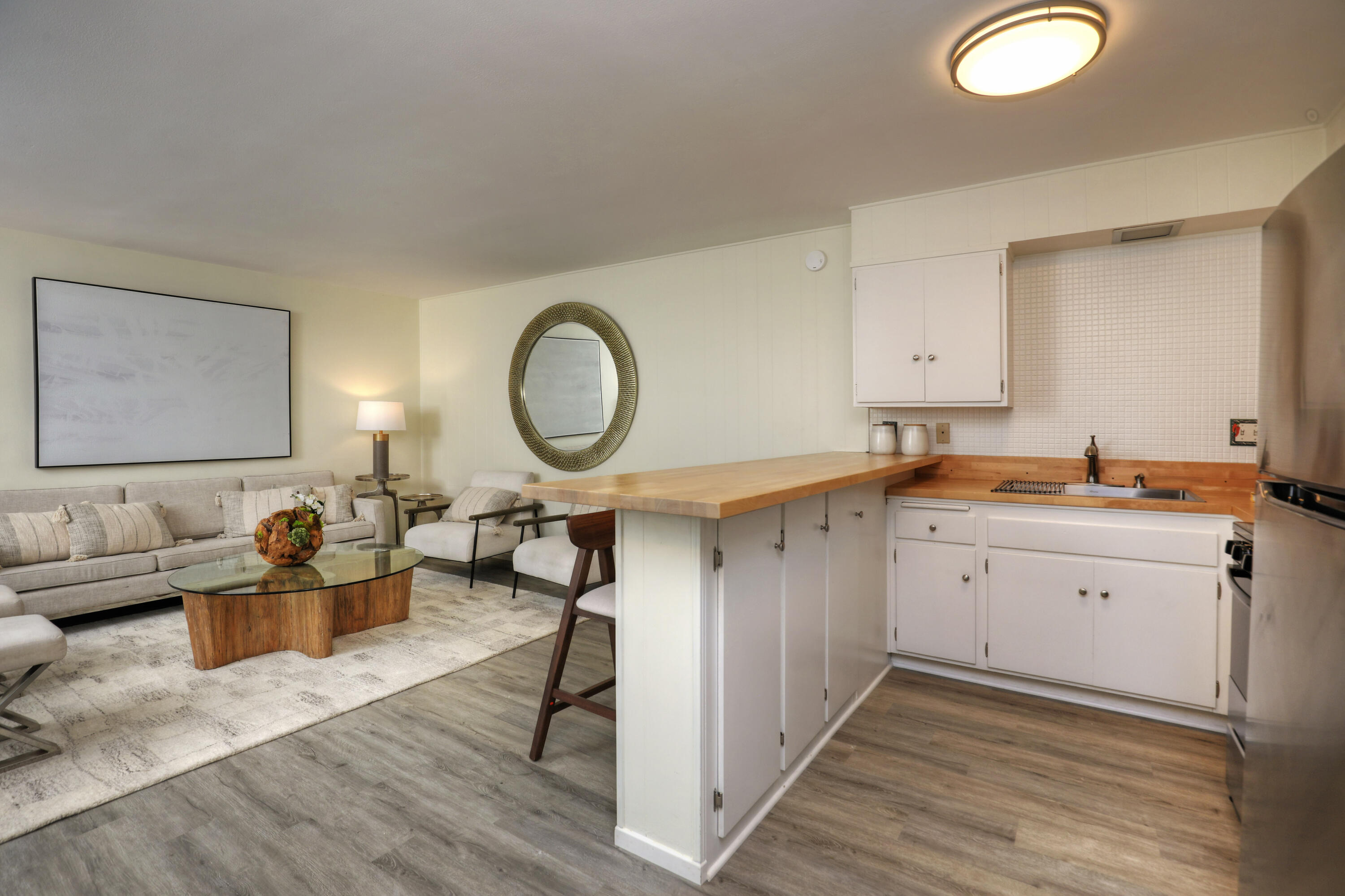 4880 Sandyland Road, Unit 38 Carpinteria, CA 93013 - Photo 3 of 25 Living Room/Kitchen