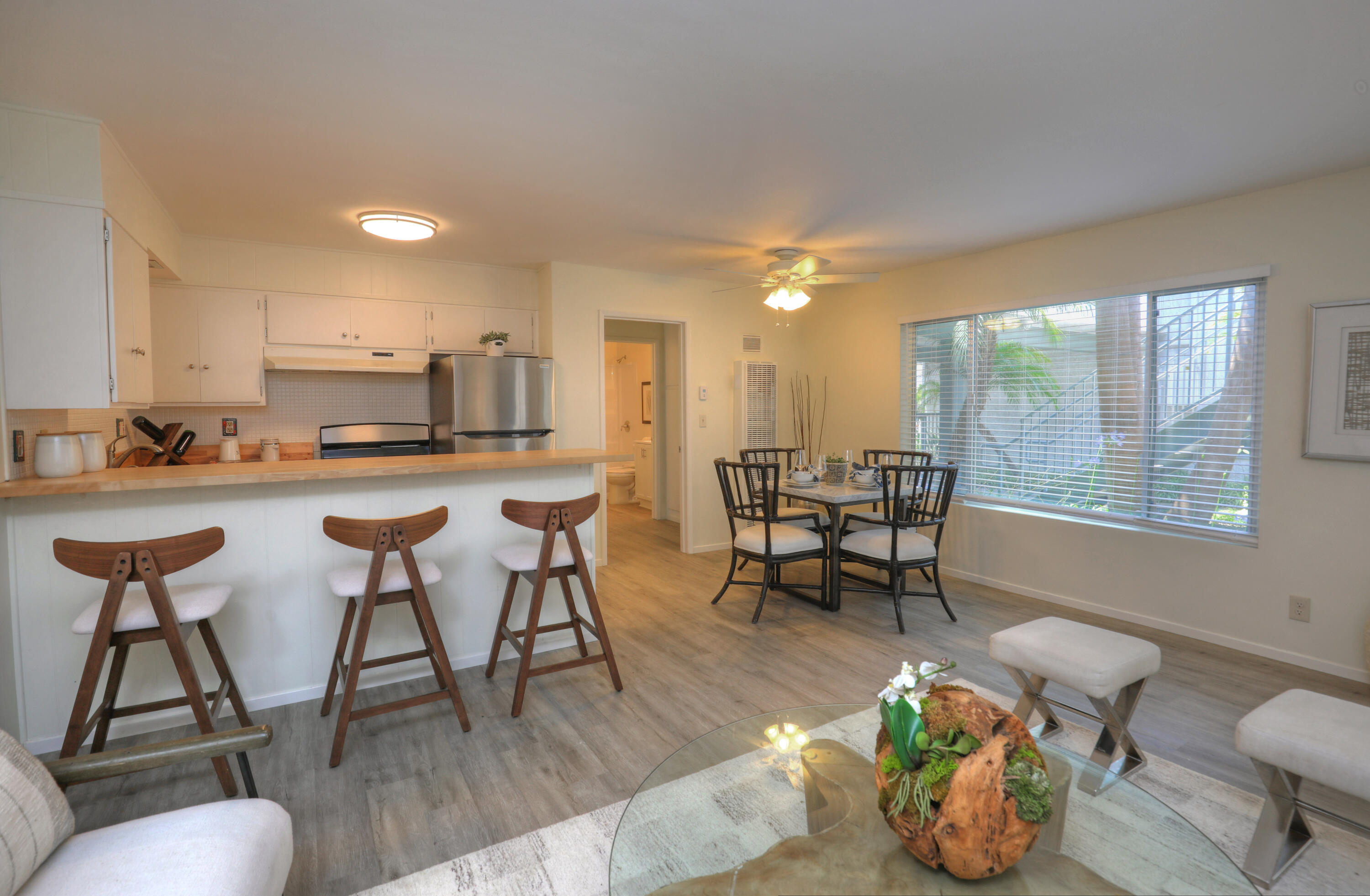4880 Sandyland Road, Unit 38 Carpinteria, CA 93013 - Photo 4 of 25 Living Room/Kitchen/Dining Area