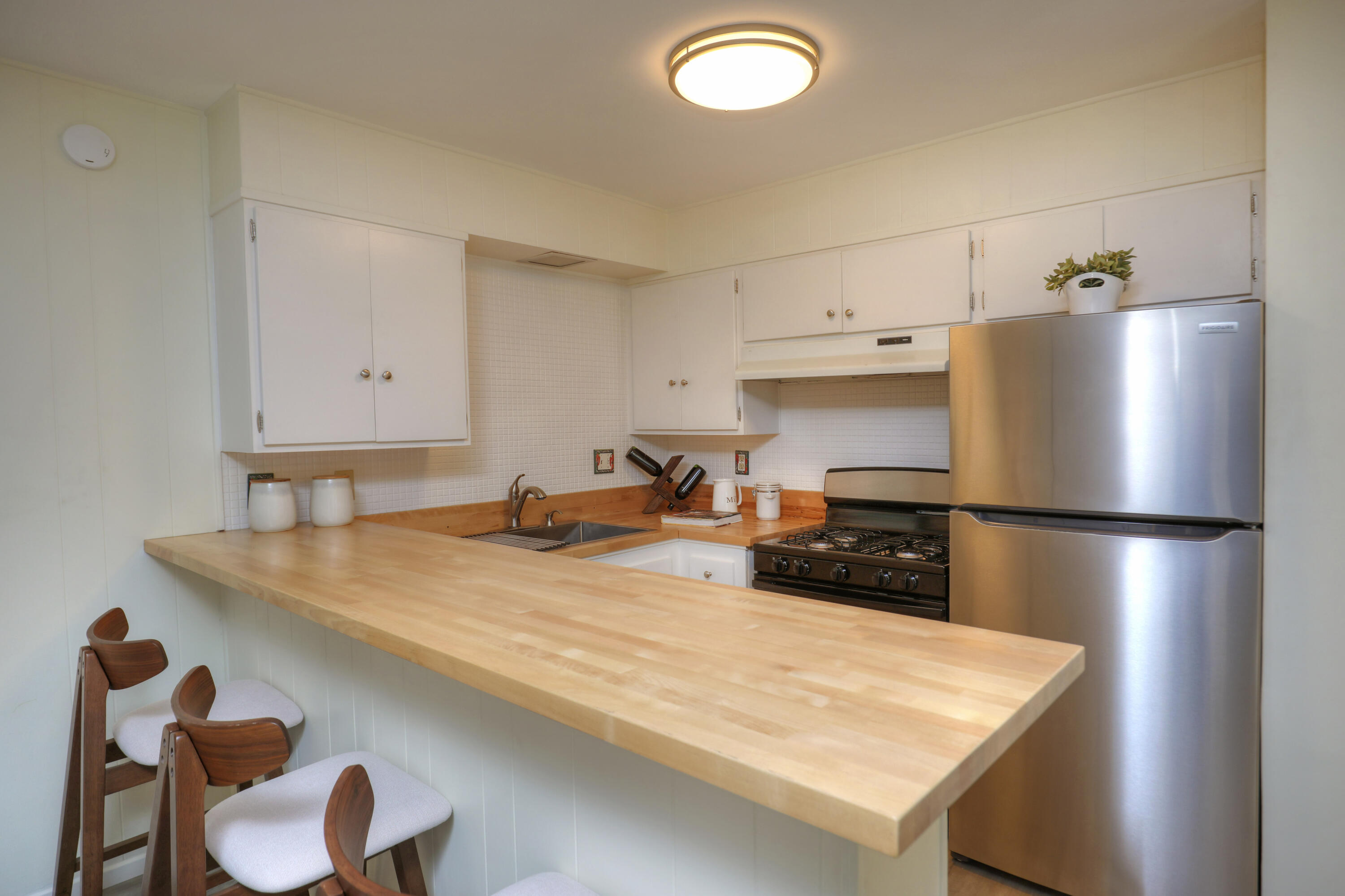 4880 Sandyland Road, Unit 38 Carpinteria, CA 93013 - Photo 5 of 25 Kitchen
