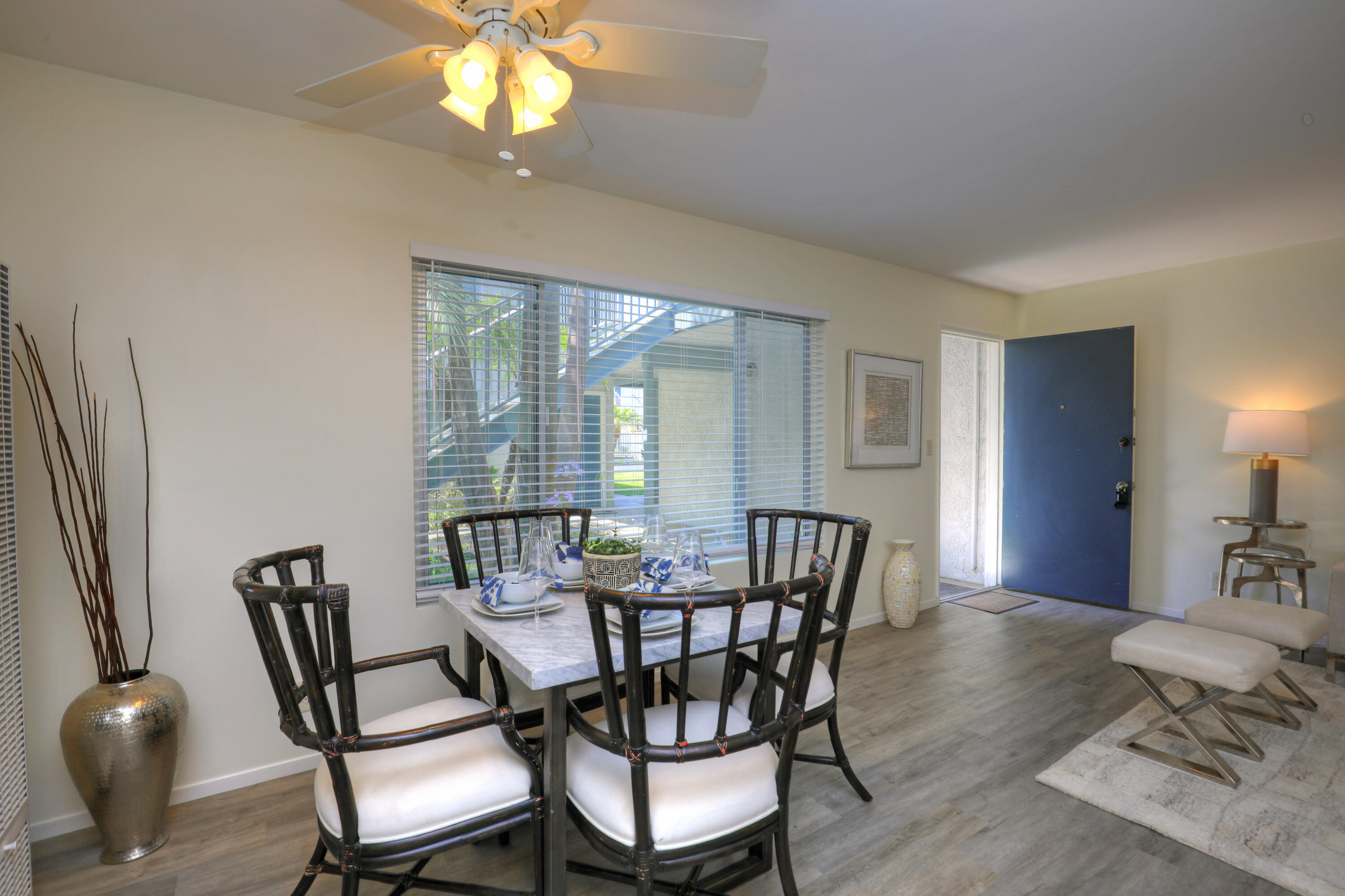 4880 Sandyland Road, Unit 38 Carpinteria, CA 93013 - Photo 8 of 25 Dining Area