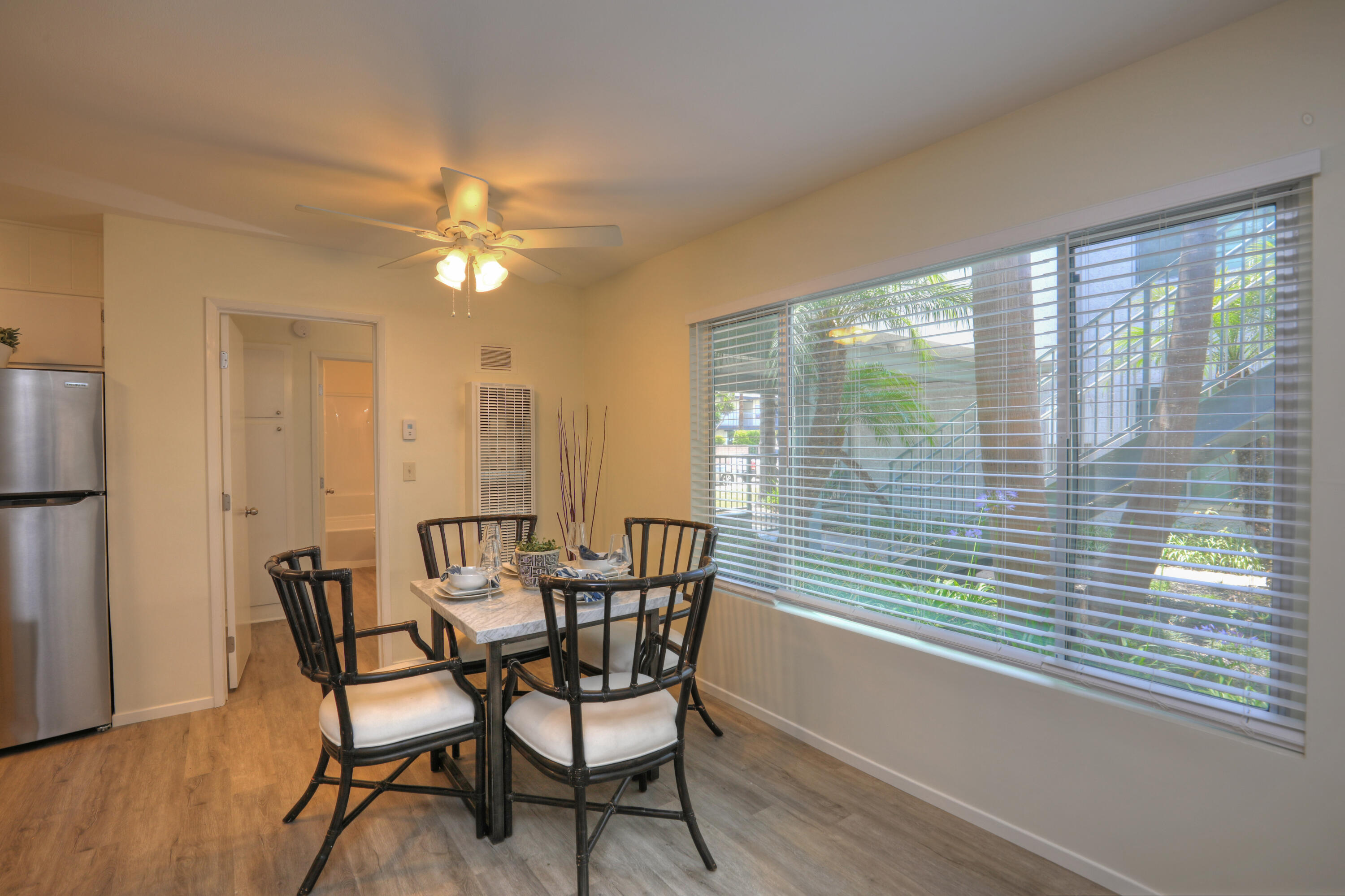 4880 Sandyland Road, Unit 38 Carpinteria, CA 93013 - Photo 9 of 25 Dining Area