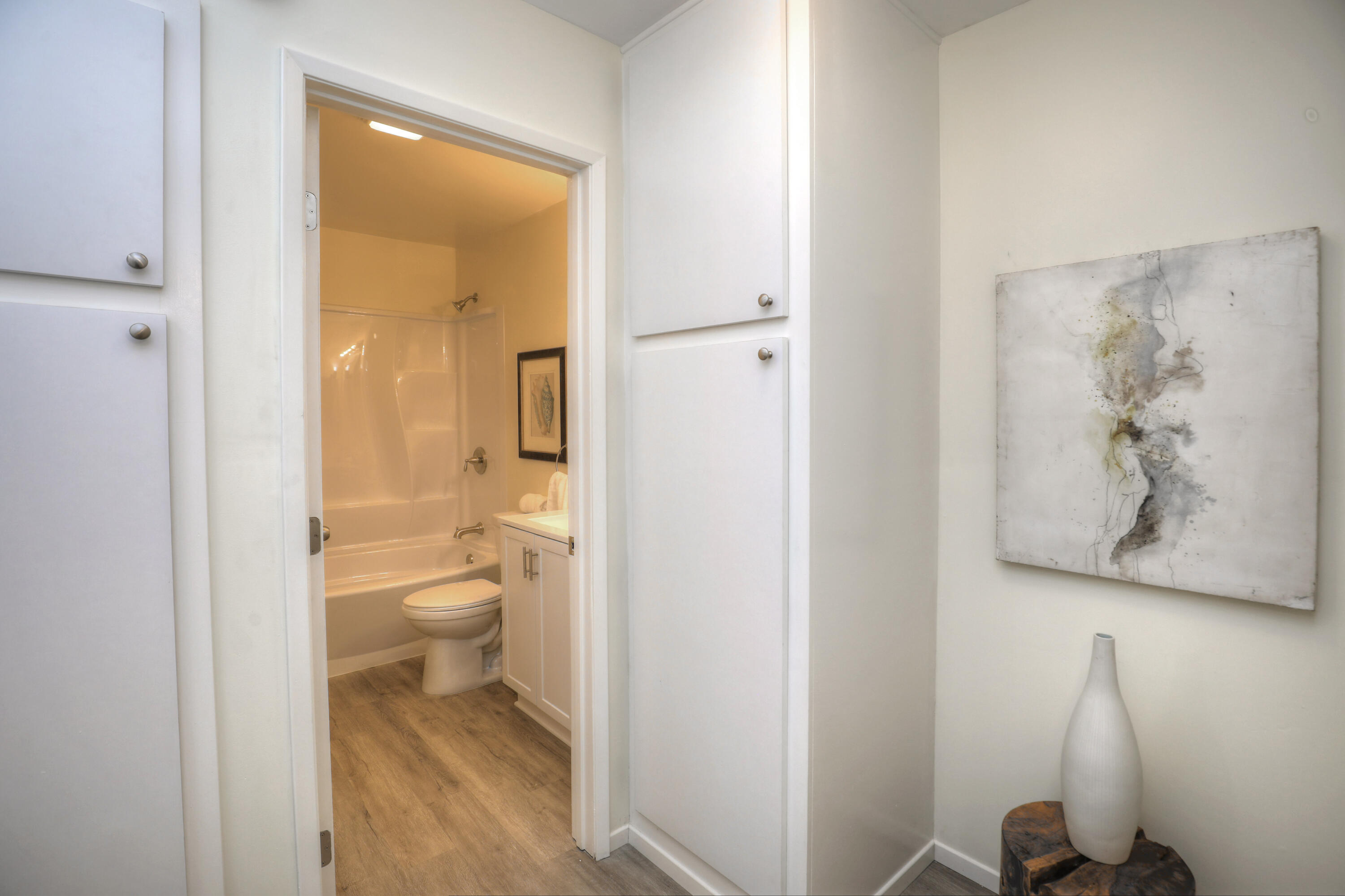 4880 Sandyland Road, Unit 38 Carpinteria, CA 93013 - Photo 10 of 25 Hall
