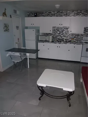 $900 | 3726 Hazelwood Street, Unit 2, Las Vegas, NV 89119