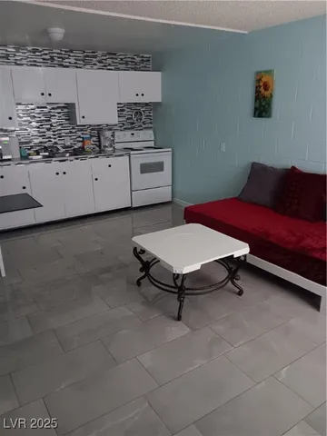 $900 | 3726 Hazelwood Street, Unit 2, Las Vegas, NV 89119