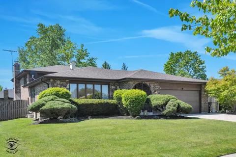 $609,000 | 825 Walnut Drive, Darien, IL 60561
