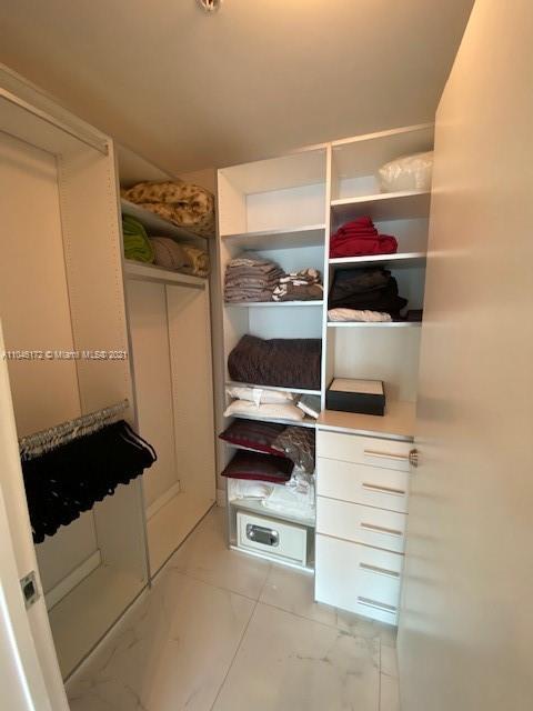 92 Southwest 3rd Street, Unit 4411 Miami, FL 33130 - Photo 14 of 49