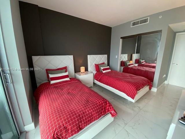 92 Southwest 3rd Street, Unit 4411 Miami, FL 33130 - Photo 18 of 49