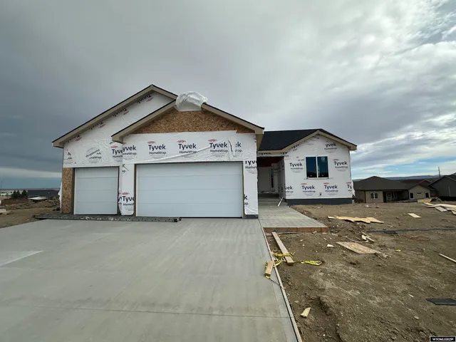 $525,000 | 2425 Heathrow Avenue, Casper, WY 82609