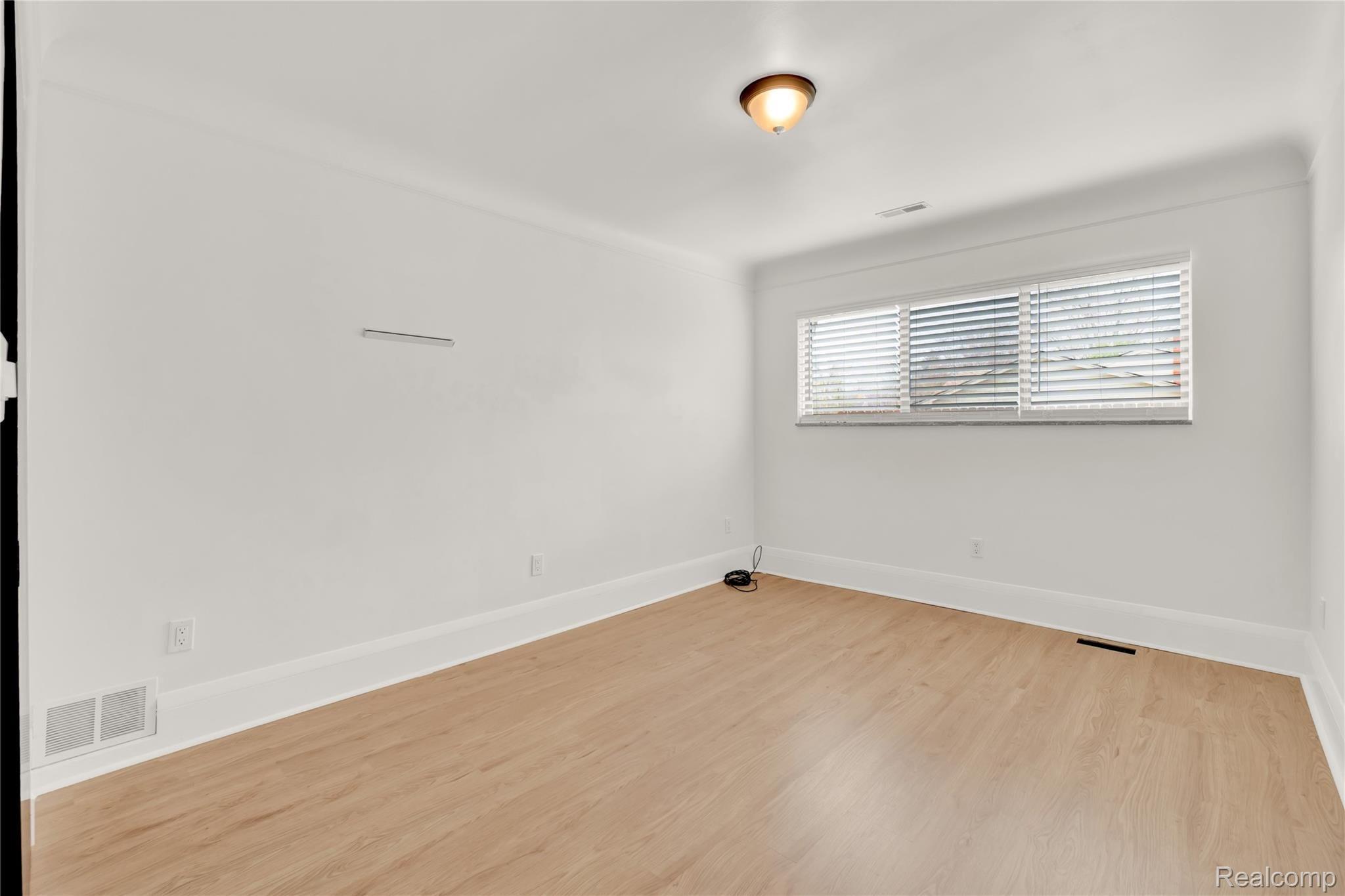 29098 Utley Road Farmington, MI 48334 - Photo 21 of 27 Edited-30.jpg