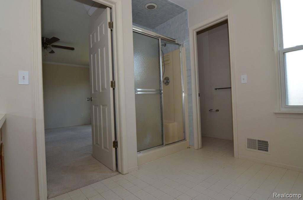 1668 Ridgecrest Rochester Hills, MI 48306 - Photo 21 of 31