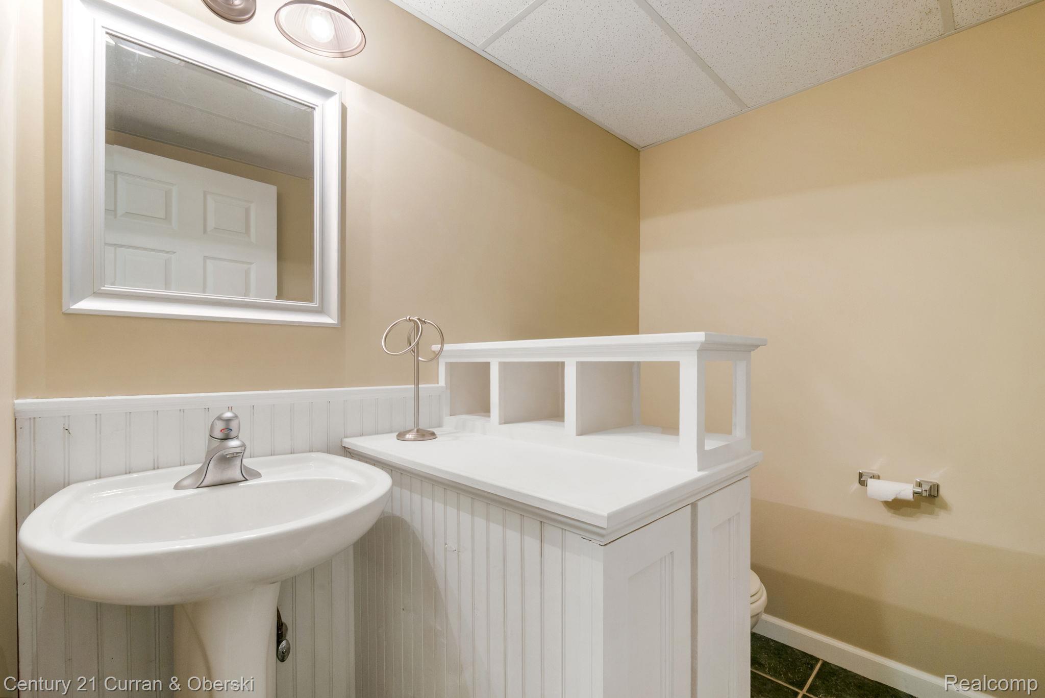27852 Larson Lane Farmington, MI 48331 - Photo 62 of 75 61-web-or-mls-P2360686.jpg