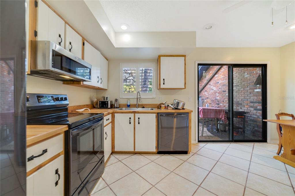 906 Village Green Road DeLand, FL 32720 - Photo 17 of 34