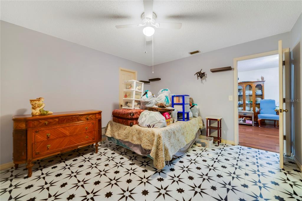 906 Village Green Road DeLand, FL 32720 - Photo 21 of 34