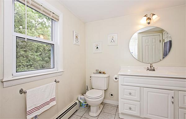 7 Dunstan Road Chelmsford, MA 01824 - Photo 13 of 21 Gallery Image 13