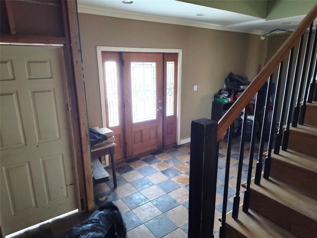 5077 East Line Road Whitewright, TX 75491 - Photo 7 of 16 a view of an entryway with livingroom