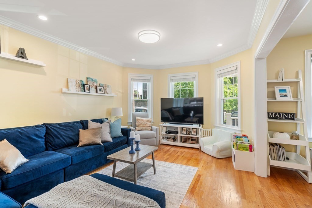73 Mt Ida Road, Unit 1 Boston, MA 02122 - Photo 11 of 37 Gallery Image 11