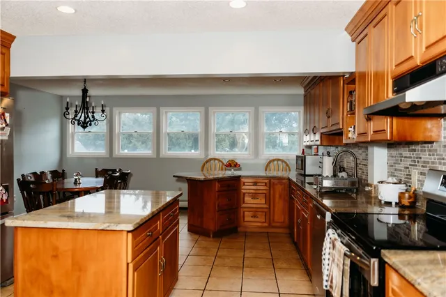 $739,000 | 16 Ward Avenue, Middletown, RI 02842