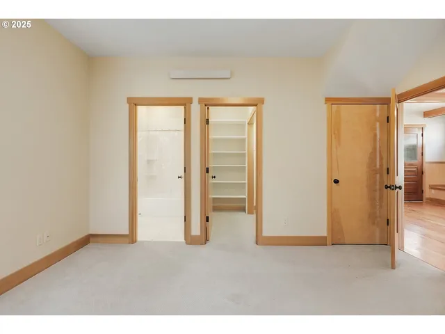 $889,000 | 1806 Columbia Street, Hood River, OR 97031