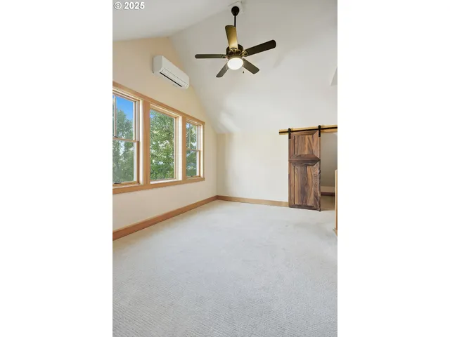 $895,000 | 1806 Columbia Street, Hood River, OR 97031