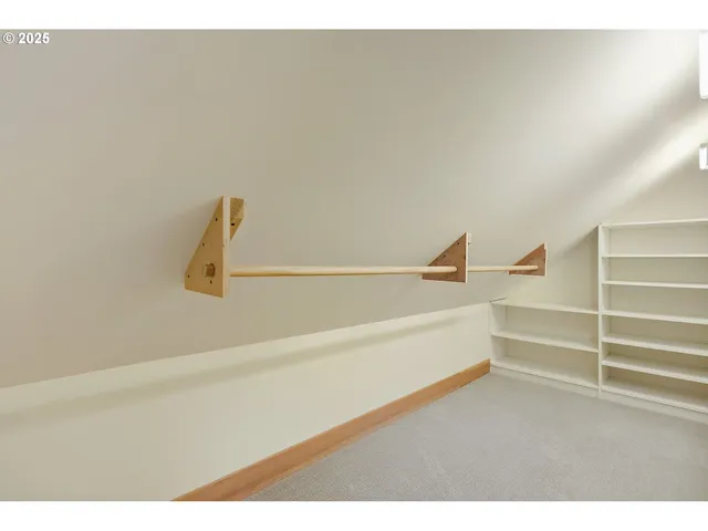 $889,000 | 1806 Columbia Street, Hood River, OR 97031