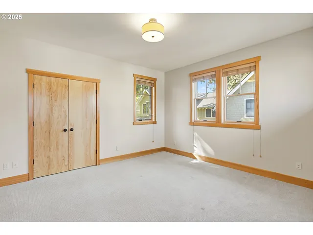 $895,000 | 1806 Columbia Street, Hood River, OR 97031