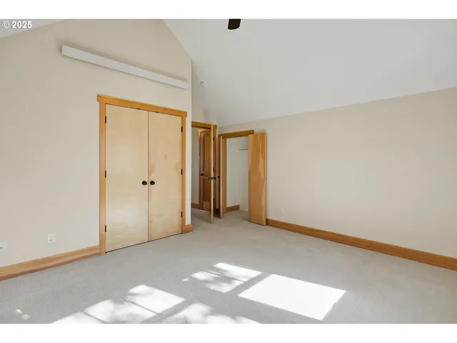 $895,000 | 1806 Columbia Street, Hood River, OR 97031