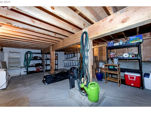 $889,000 | 1806 Columbia Street, Hood River, OR 97031