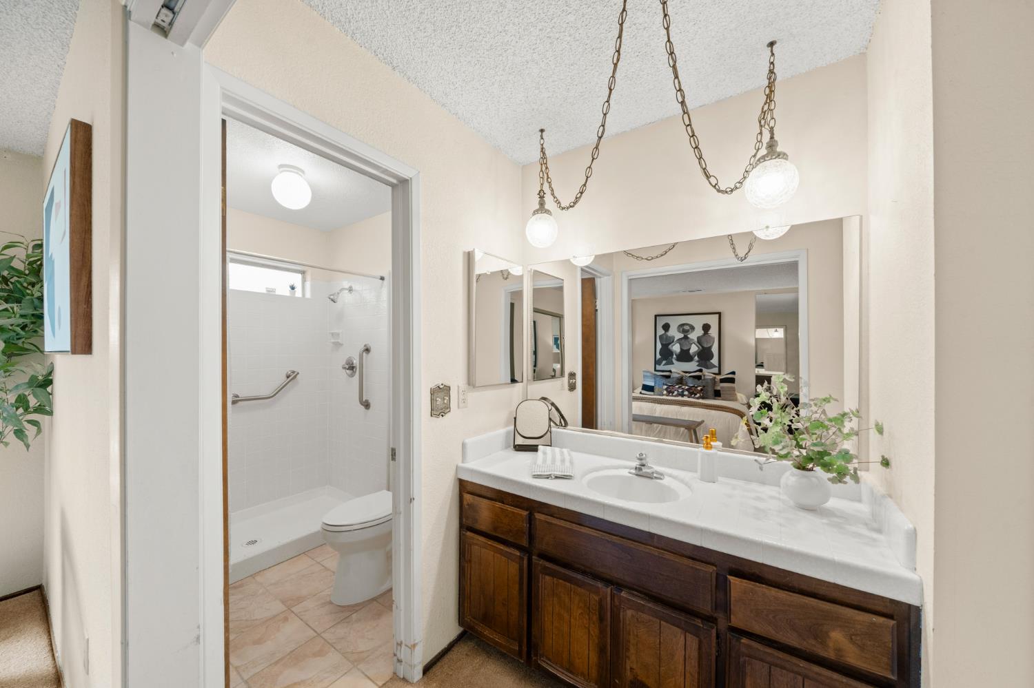 6930 Cobblestone Way Citrus Heights, CA 95621 - Photo 30 of 53 En-Suite Bathroom