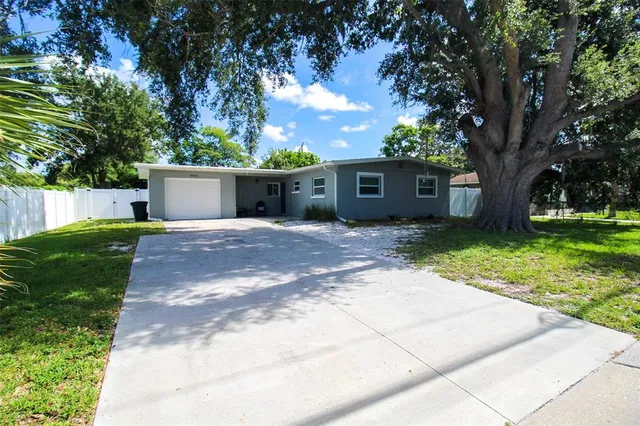 $4,562 | 5005 Bee Ridge Road, Sarasota, FL 34233