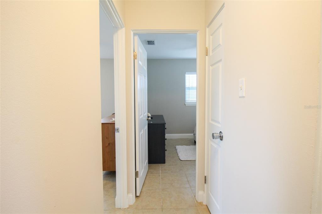 5005 Bee Ridge Road Sarasota, FL 34233 - Photo 13 of 40