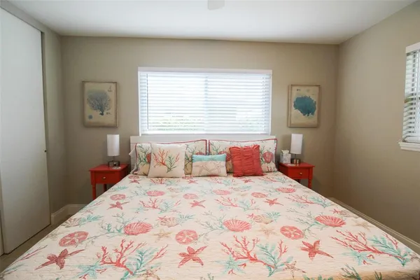 $4,562 | 5005 Bee Ridge Road, Sarasota, FL 34233