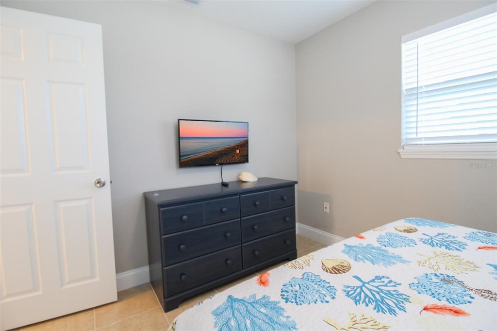 5005 Bee Ridge Road Sarasota, FL 34233 - Photo 20 of 40