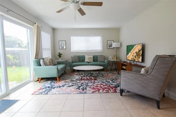 $4,562 | 5005 Bee Ridge Road, Sarasota, FL 34233