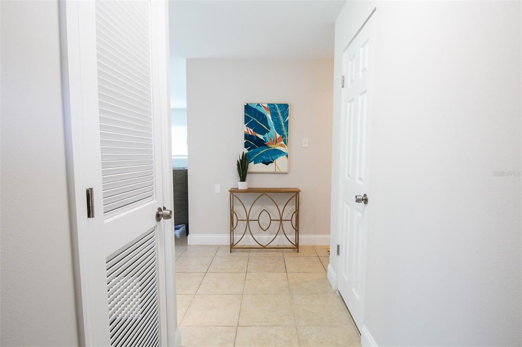 5005 Bee Ridge Road Sarasota, FL 34233 - Photo 4 of 40