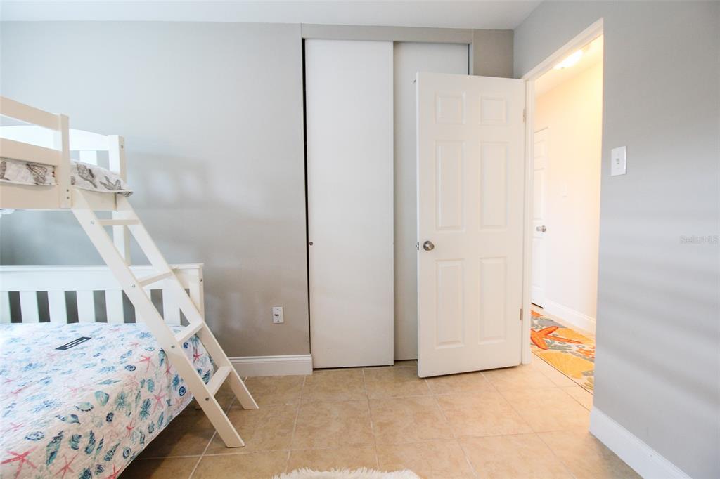 5005 Bee Ridge Road Sarasota, FL 34233 - Photo 9 of 40