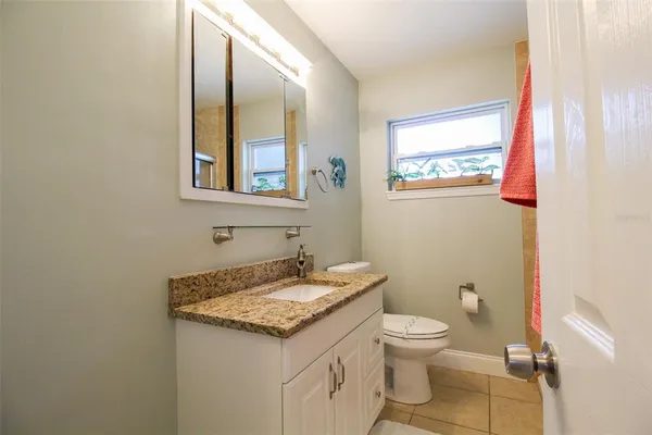 $4,562 | 5005 Bee Ridge Road, Sarasota, FL 34233