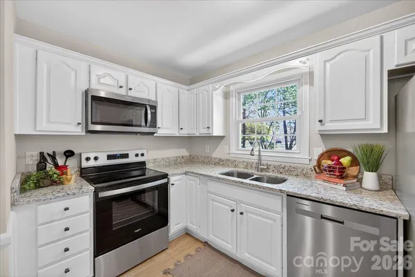 $385,900 | 6576 Stoney Ridge Road, Matthews, NC 28104