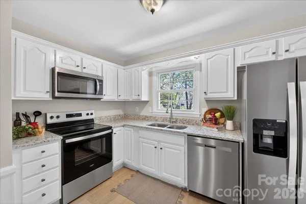 $385,900 | 6576 Stoney Ridge Road, Matthews, NC 28104