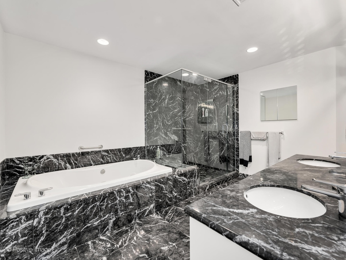 1409 Burr Oak Road, Unit 112A Hinsdale, IL 60521 - Photo 19 of 35