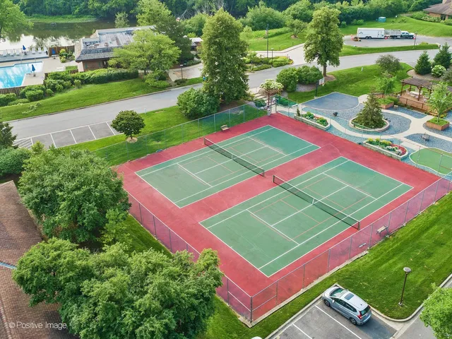 $525,000 | 1409 Burr Oak Road, Unit 112A, Hinsdale, IL 60521