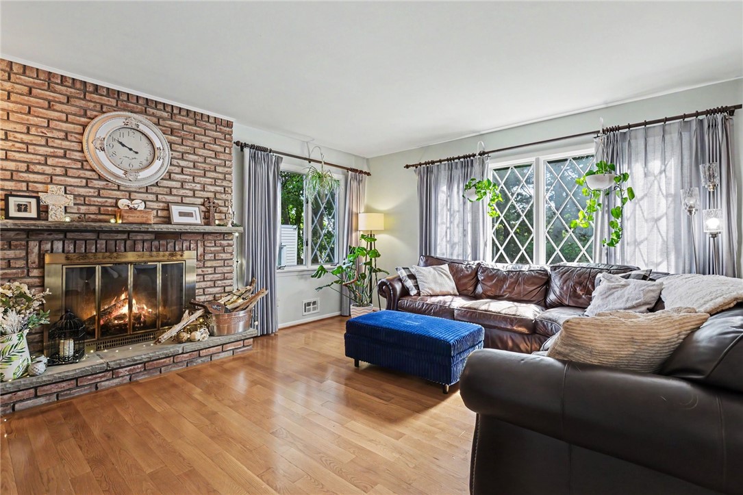 748 Eaton Road Irondequoit, NY 14617 - Photo 5 of 25