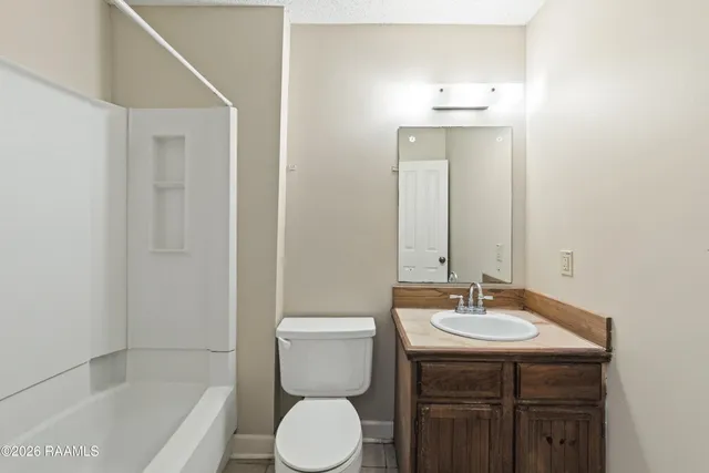 $145,000 | 204 Long Plantation Boulevard, Unit B, Lafayette, LA 70508