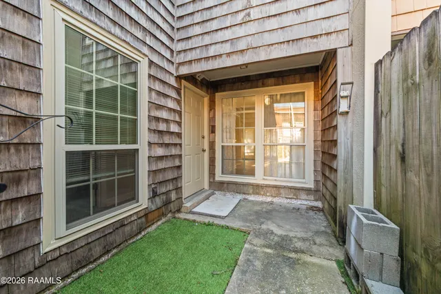 $145,000 | 204 Long Plantation Boulevard, Unit B, Lafayette, LA 70508